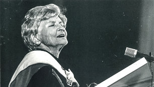 Marija Gimbutienė Vytauto Didžiojo universitete 1993-06-23. V.Jankausko nuotr.