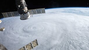 Taip taifūnas Soudelor matomas i&scaron; Tarptautinės kosminės stoties.