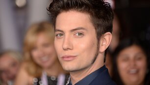 Jacksonas Rathbone'as &scaron;venčia 29-ąjį gimtadienį