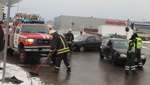 &bdquo;Fiat&rdquo; ir &bdquo;Volkswagen&rdquo; avarija