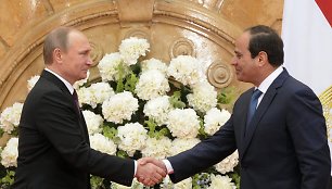 Egipto prezidentas Abdelis-Fattahas el-Sissi ir Vladimiras Putinas