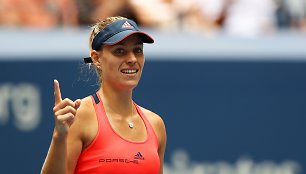 Robertą Vinči nugalėjusi Angelique Kerber priartėjo prie „US Open“ finalo