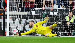 Davidas de Gea praleido gana paprastą smūgį.