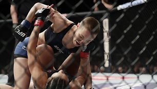 Rose Namajunas nokautavo Joanną Jedrzejczyk ir tapo UFC čempione.