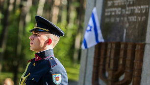 Lietuvos žydų genocido aukų pagerbimo ceremonijoje Panerių memoriale