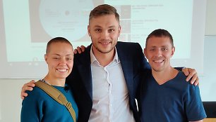 Sergejus Maslobojevas su Rose Namajunas ir jos broliu Nojumi