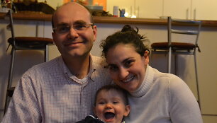 Cristina Di Nezza su vyru Giangiacomo Guglielmini ir sūnumi Marco