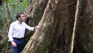 Prancūzijos prezidentas Emmanuelis Macronas vizito Gabone metu