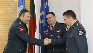 Apdovanoti mažametės i&scaron;žaginimą Jonavoje atskleidę pareigūnai