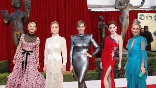 Kate Hudson, Yvonne Strahovski, Allison Janney, Alison Brie ir Molly Sims