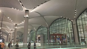 Užpustytas Stambulo oro uostas sugrįžta į gyvenimą