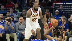 LeBronas Jamesas ir Joelis Embiidas