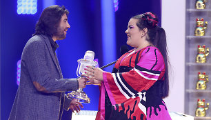 Salvadoras Sobralis ir 2018 metų „Eurovizijos“ laimėtoja – Izraelio atstovė Netta Barzilai