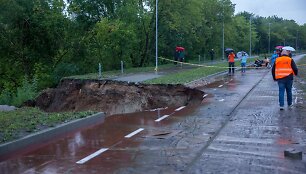 Lietus suardė P. Vilei&scaron;io dviračių taką