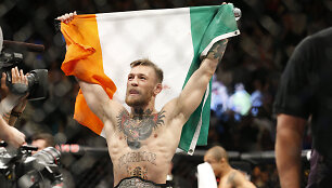 Conoro McGregoro ir Jose Aldo kova