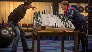 Hugh Jackmanas ir Taronas Egertonas filme &bdquo;Erelis Edis&ldquo;