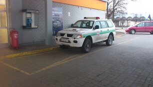 Policijos automobilio parkavimo ypatumai