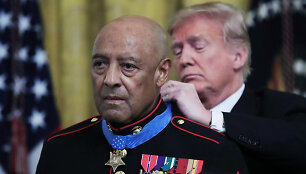 Donaldas Trumpas ir Johnas Canley