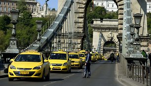 Budapešte vykusi taksi vairuotojų demonstracija prieš „Uber“ 