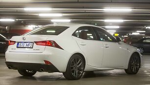 &bdquo;Lexus IS200t&ldquo;