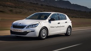 „Peugeot 308” su naujuoju benzininiu varikliu