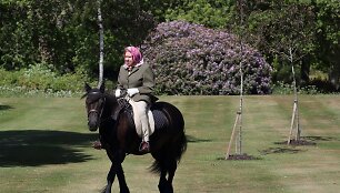 94-erių Elizabeth II po pertraukos pasirodė vie&scaron;umoje