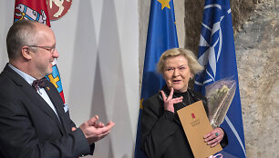 Ra&scaron;ytojai Kristinai Gudonytei  įteikta Patriotų premija už knygą &bdquo;Jie grįžta per pilnatį&ldquo;