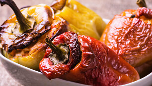 Grilyje kepta įdaryta paprika