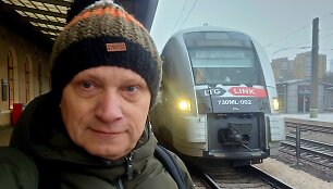 V.Miliaus kelionė elektromobiliu i&scaron; Vilniaus į Taliną