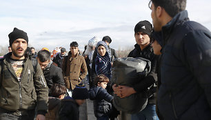 Migrantai Turkijoje eina sienos su Graikija link