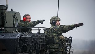 Vokietijos gynybos ministras Borisas Pistorius su kariais