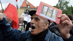 Protestas per Lenkijos generolo Wojciecho Jaruzelskio laidotuves
