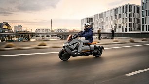 BMW pristatė elektrinį miesto motorolerį „CE 04“