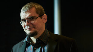 Emilis Vėlyvis