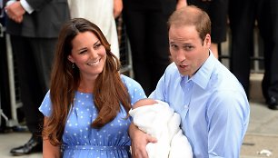 Catherine Middleton ir princas Williamas su mažuoju George'u