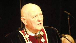 Valdas Adamkus