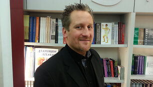 Prof. Robinas Christensenas