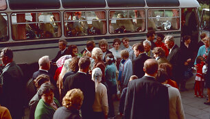 Prie autobuso