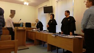 Internetu kvai&scaron;alus užsisakę jaunuoliai atsidūrė teisme.