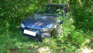 Prienų rajone susidūrė „Opel Astra“ ir „Mitsubishi Colt“