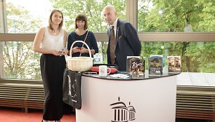 rie&scaron; trečiadienį rodytą estų nacionalinio baleto &bdquo;Goblinas&ldquo; spektaklį Estijos Respublikos ambasada Vilniuje surengė priėmimą &scaron;įmet minimo Estijos valstybės nepriklausomybės 100-mečio proga.