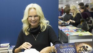 Lucinda Riley 