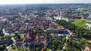 Įsibėgėjantį rudenį Vilniuje primena ne tik prasidėję mokslo metai ir vėstantys orai, bet ir nuo medžių pradėję kristi lapai.