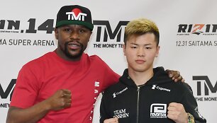 Floydas Mayweatheris ir Tenshinas Nasukawa pristatė kovą, kuris vyks gruodžio 31 dieną Tokijuje