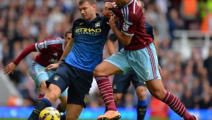 "West Ham" žaidėjas Winstonas Reidas