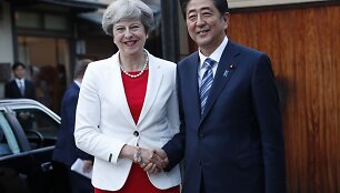 Theresa May ir Shinzo Abe