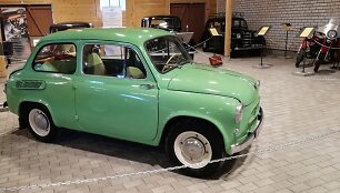 Anyk&scaron;čiuose &ndash; istorinių automobilių ekspozicija