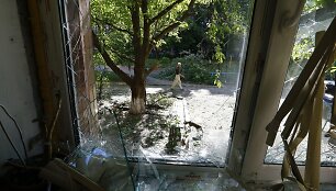 I&scaron;dužęs daugiabučio langas