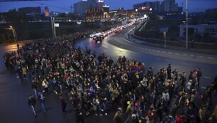 Armėnijoje į demonstraciją dėl neramumų Kalnų Karabache susirinko tūkstančiai