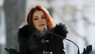 Priscilla Presley